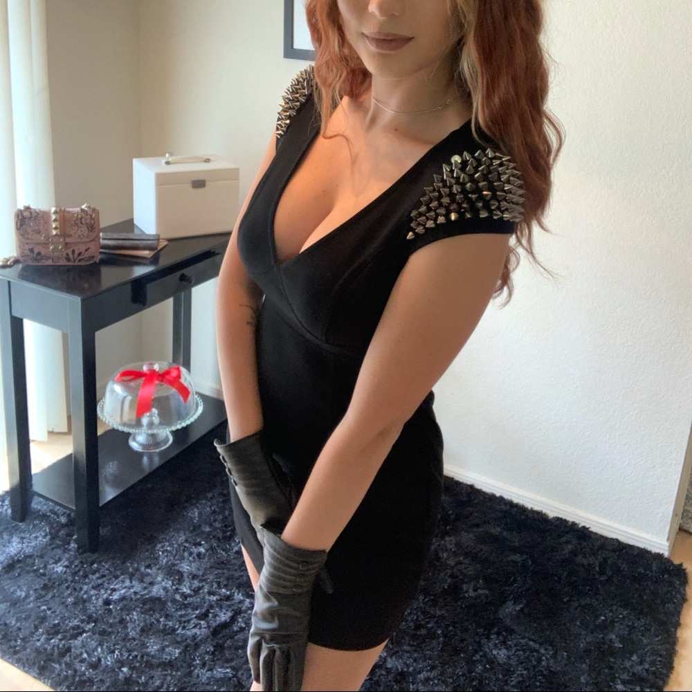2b bebe black spike dress